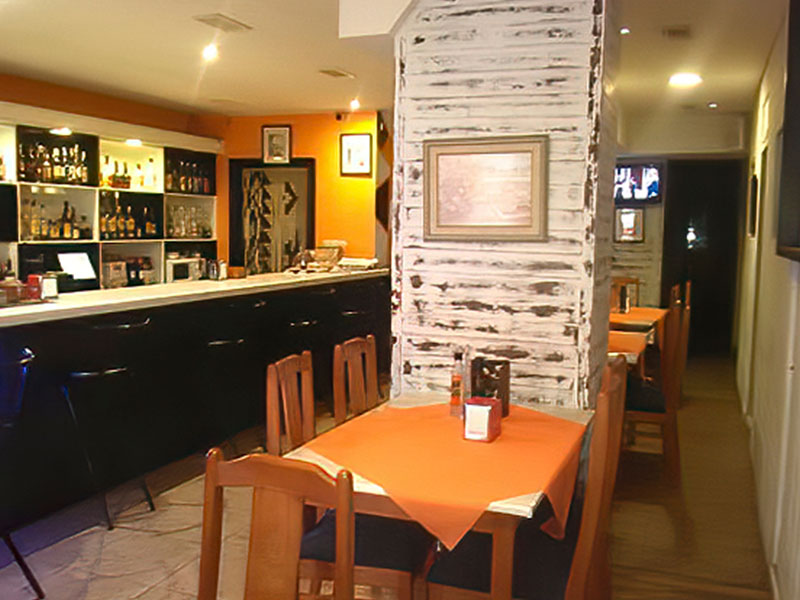 Bar-Restaurante totalmente equipado y con licencia