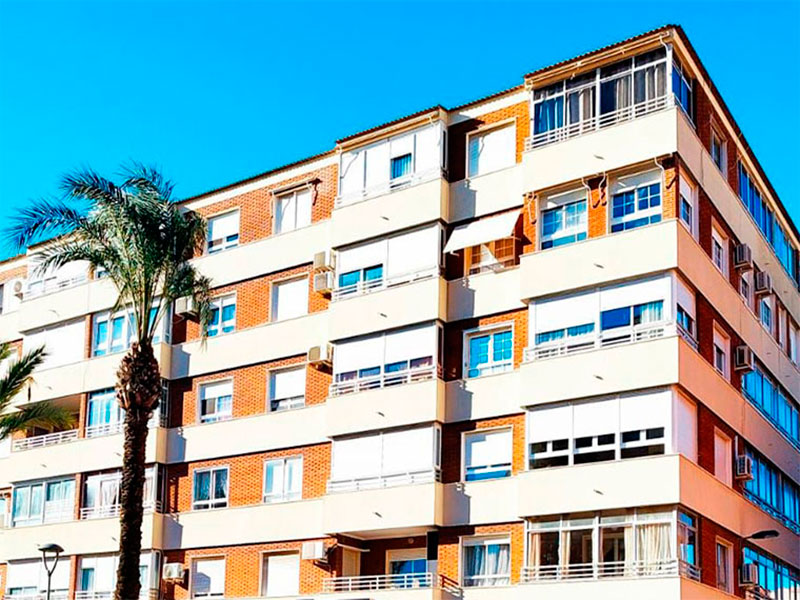 Vivienda grande con terraza en Torrevieja