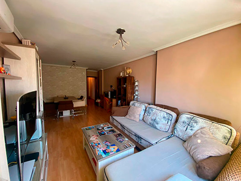 Vivienda grande con terraza en Torrevieja