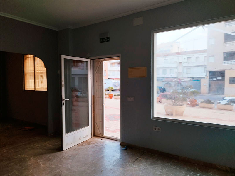 Local bajo comercial en La Mata