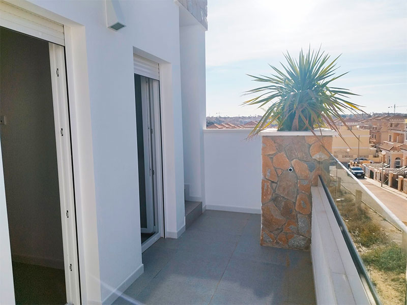 Chalet adosado de obra nueva en San Miguel de las Salinas