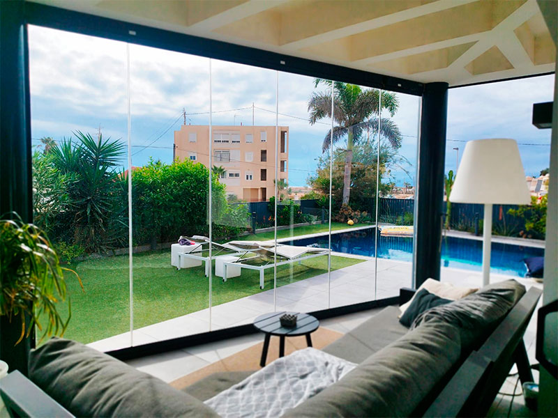 Chalet independiente de Obra nueva frente al mar en Torrevieja
