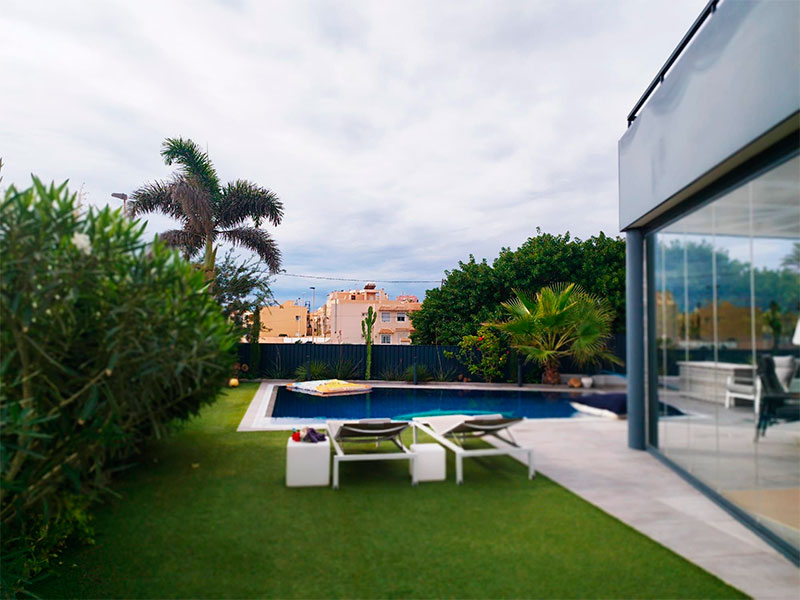 Chalet independiente de Obra nueva frente al mar en Torrevieja
