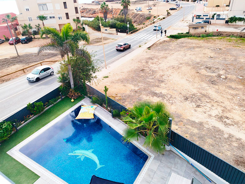 Chalet independiente de Obra nueva frente al mar en Torrevieja