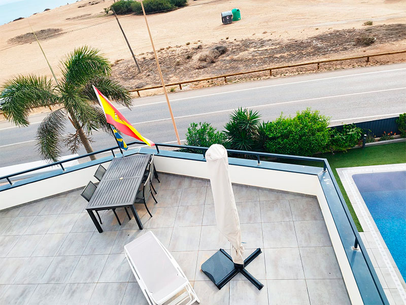 Chalet independiente de Obra nueva frente al mar en Torrevieja