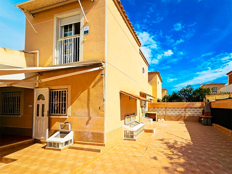 Duplex pareado en Pueblo Centro de Torrevieja