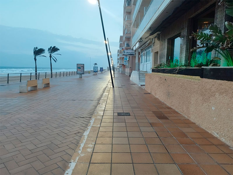 Alquiler y traspaso en Guardamar de Bar al lado del mar