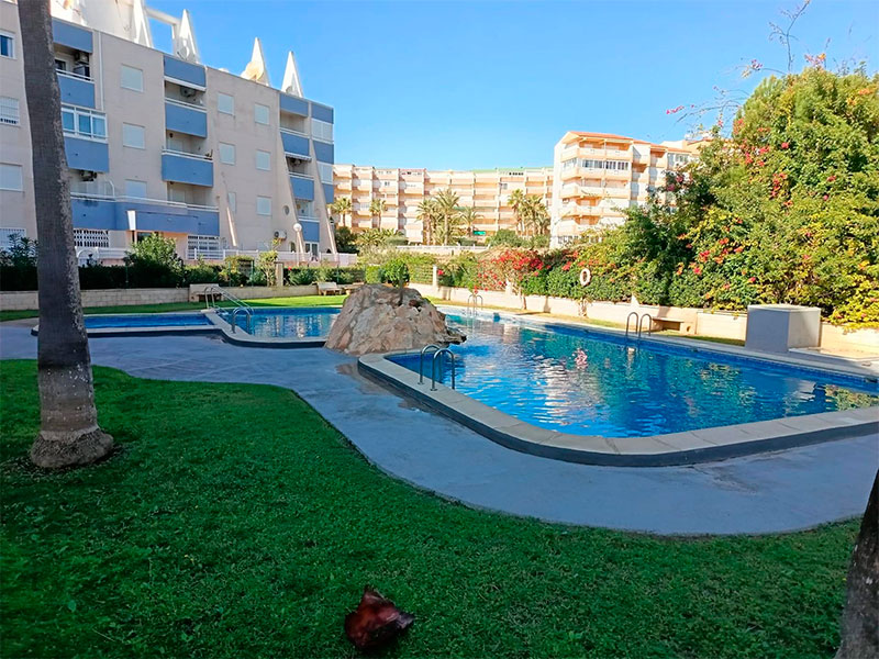 Apartamento con piscina cerca de la Playa