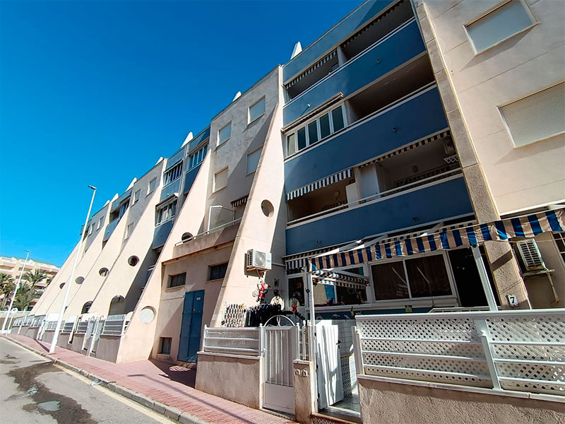 Apartamento con piscina cerca de la Playa
