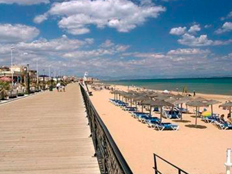 Apartamento con piscina cerca de la Playa