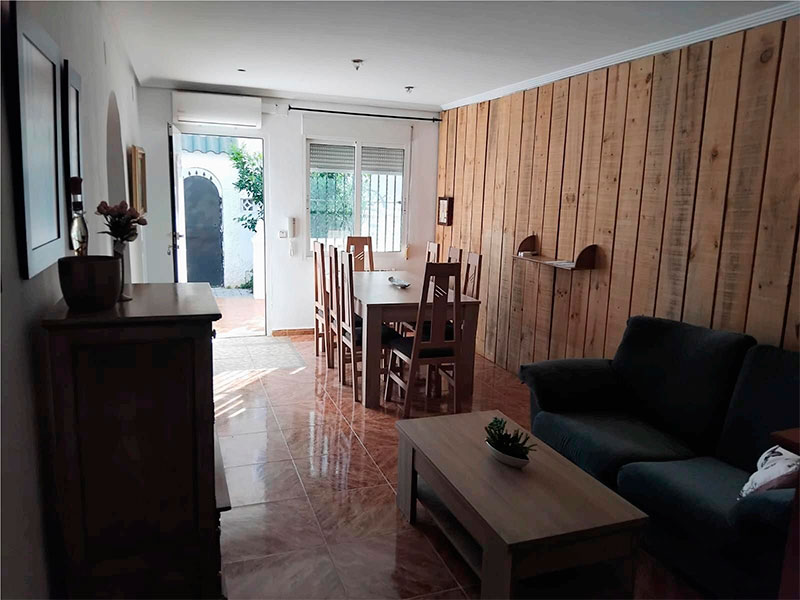 Chalet de 3 plantas con terreno en Torrevieja