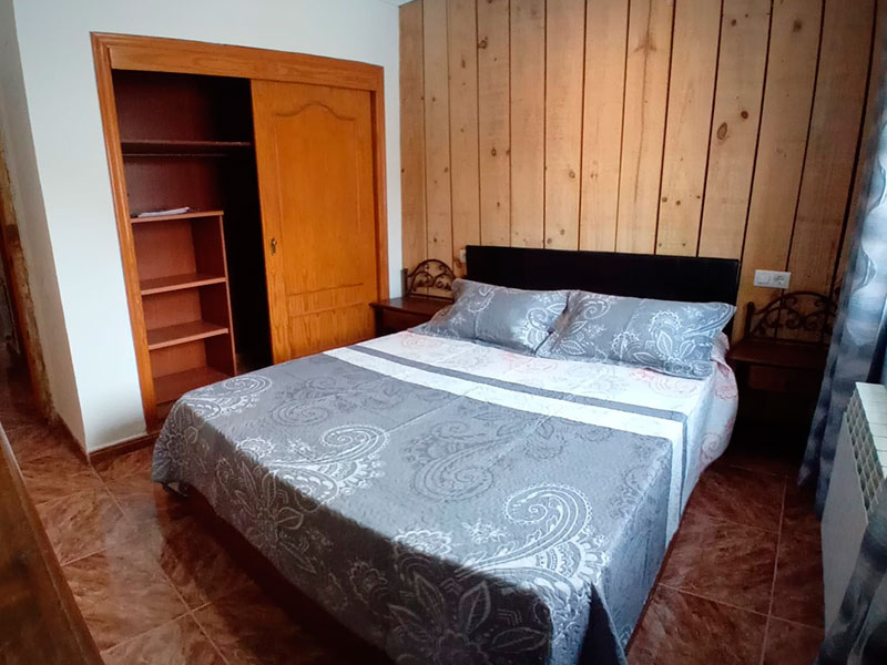 Chalet de 3 plantas con terreno en Torrevieja