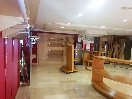 Magnifico Local en zona Comercial