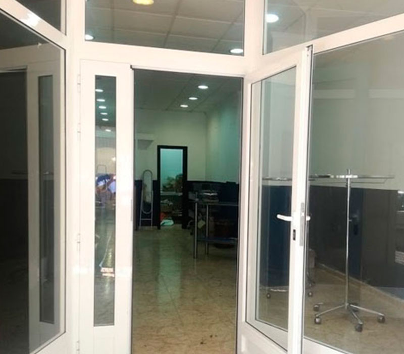 Local en alquiler de 110 m² en Torrevieja