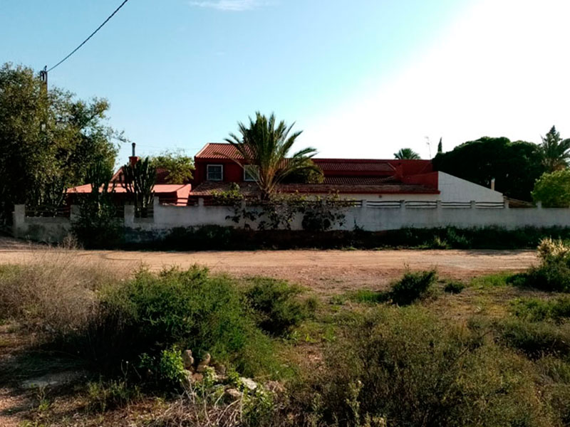 Restaurante y Chalet con amplio terreno